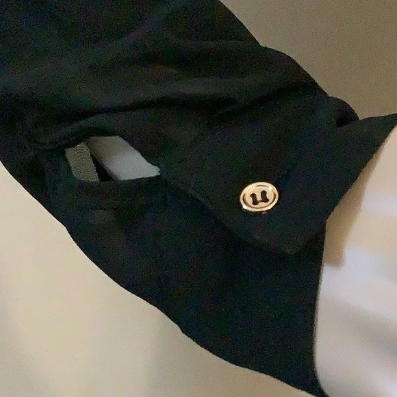 byguess t-shirt🖤 - Picture 6 of 9